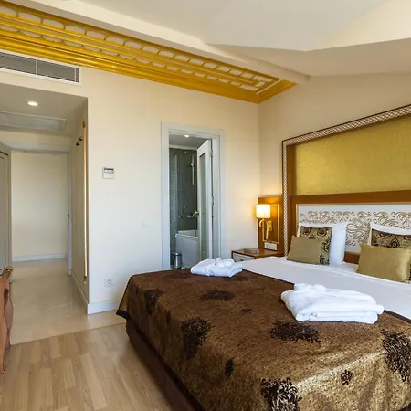 وسبا كريستال بالاس لوكشري منتجع 5*
